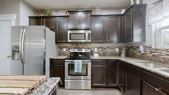 629 Pemberton Dr, Lebanon, TN 37087