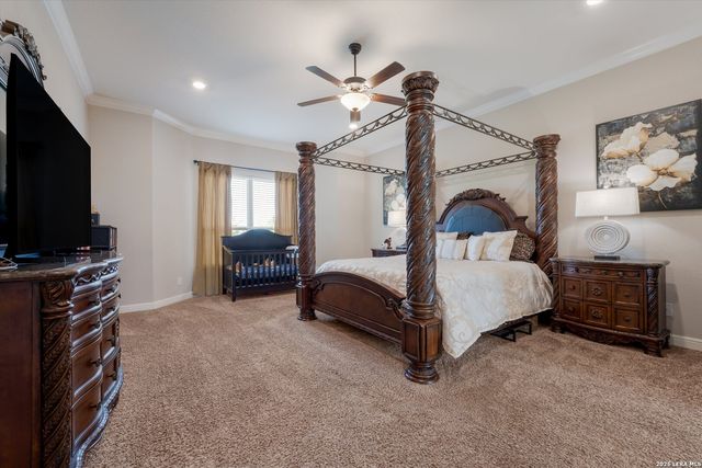 196 TEXAS BND, Castroville, TX 78009