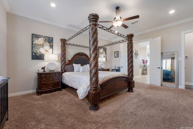 196 TEXAS BND, Castroville, TX 78009