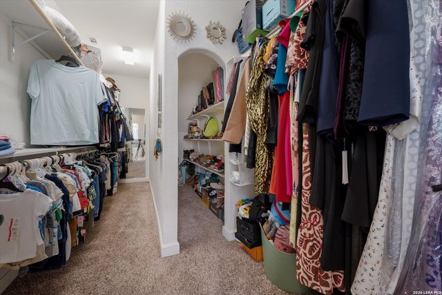 196 TEXAS BND, Castroville, TX 78009