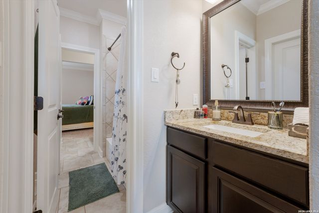 196 TEXAS BND, Castroville, TX 78009