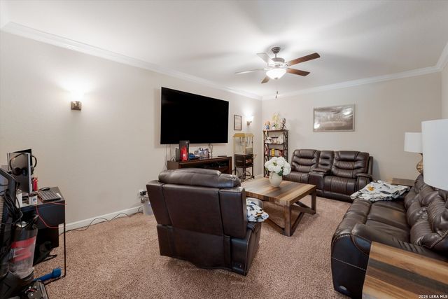 196 TEXAS BND, Castroville, TX 78009