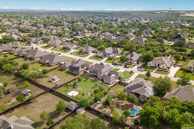 196 TEXAS BND, Castroville, TX 78009