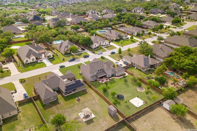 196 TEXAS BND, Castroville, TX 78009