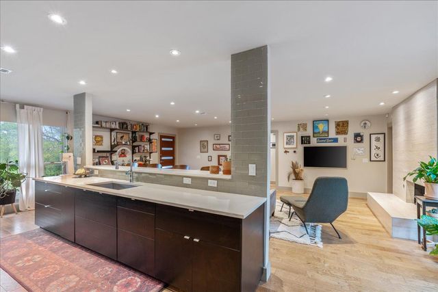 6203 Hylawn DR, Austin, TX 78723