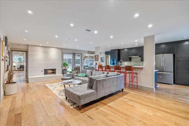 6203 Hylawn DR, Austin, TX 78723