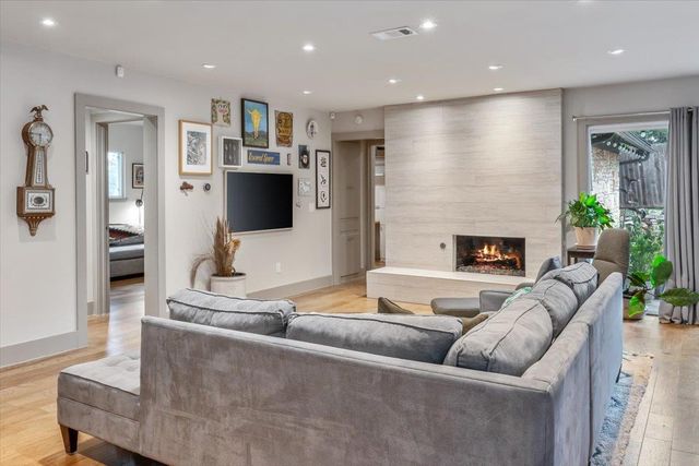 6203 Hylawn DR, Austin, TX 78723