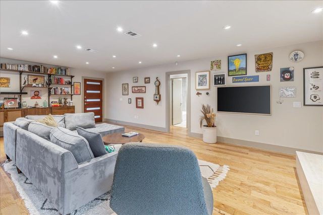 6203 Hylawn DR, Austin, TX 78723