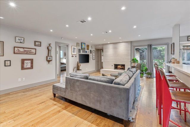 6203 Hylawn DR, Austin, TX 78723