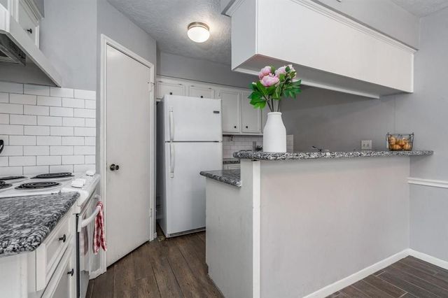 11500 Meadow Lane 4, Houston, TX 77477