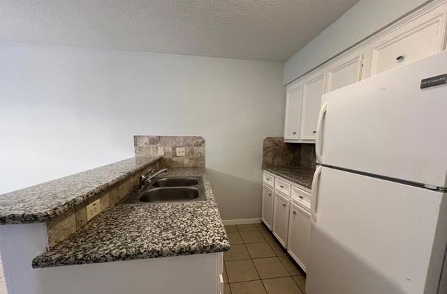 11500 Meadow Lane 4, Houston, TX 77477
