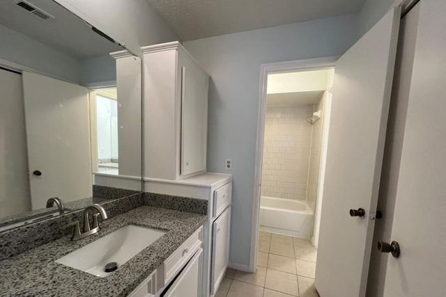 11500 Meadow Lane 4, Houston, TX 77477