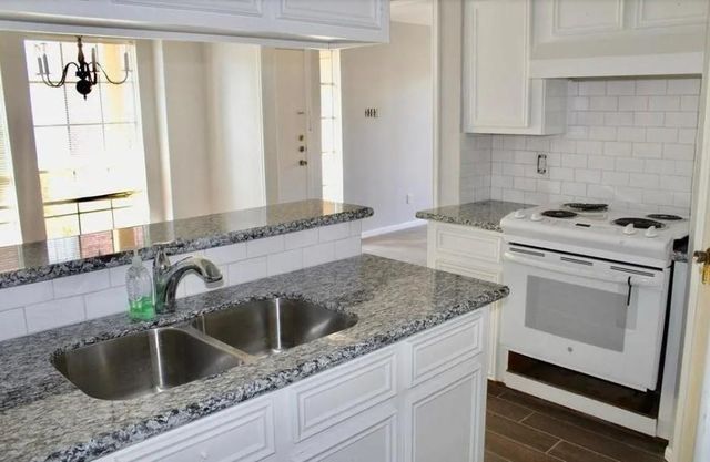 11500 Meadow Lane 4, Houston, TX 77477