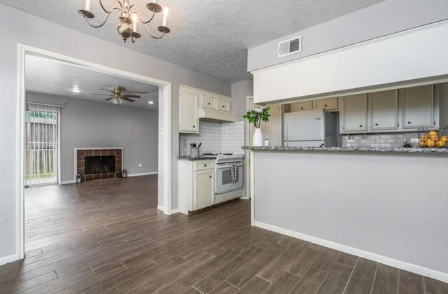 11500 Meadow Lane 4, Houston, TX 77477