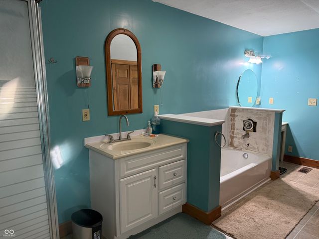 13001 N Bray Road, Mooresville, IN 46158