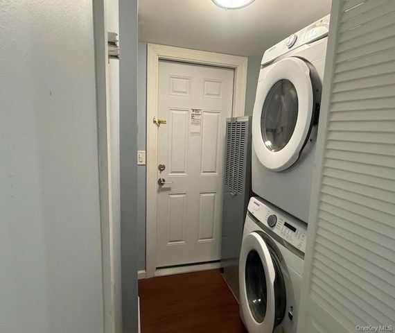 567 Sheafe Road 10, Wappingers Falls, NY 12590