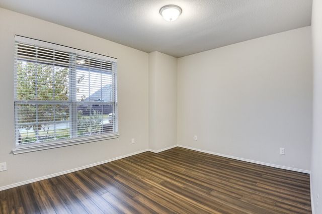 216 Bay, Waxahachie, TX 75165