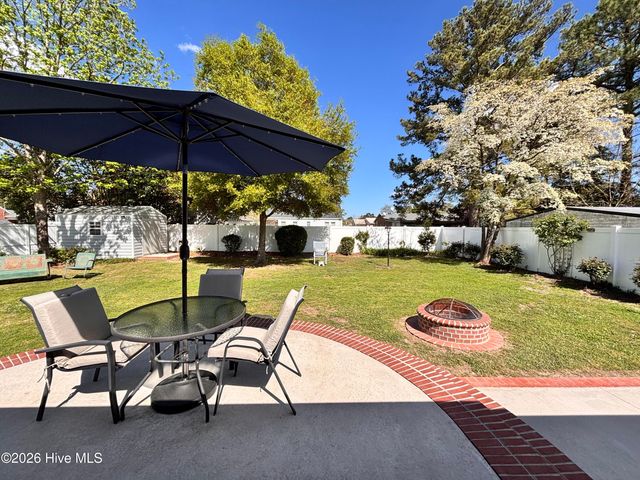 612 Blaney Street, Clinton, NC 28328