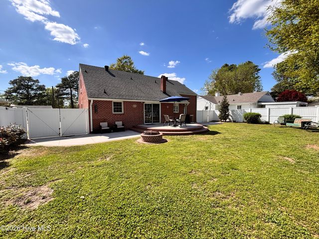 612 Blaney Street, Clinton, NC 28328