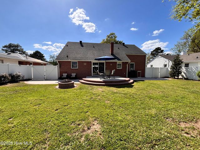 612 Blaney Street, Clinton, NC 28328