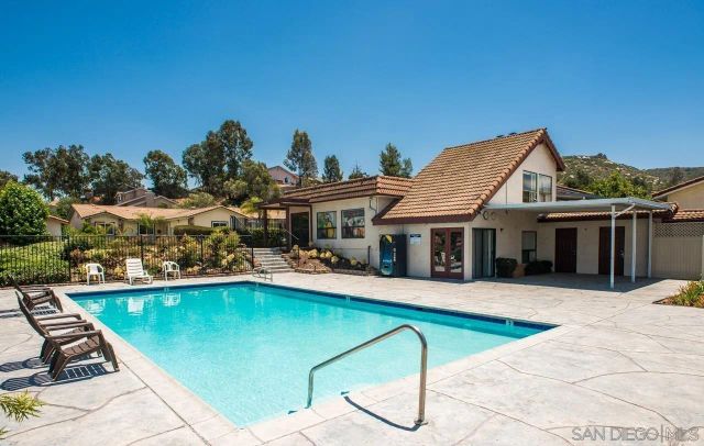 8529 Snow White Dr, El Cajon, CA 92021