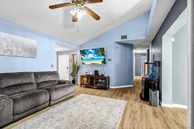 8529 Snow White Dr, El Cajon, CA 92021