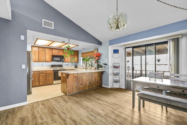 8529 Snow White Dr, El Cajon, CA 92021