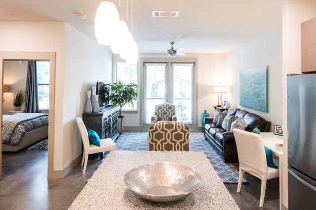 7518 Eastern Avenue 301, Dallas, TX 75209