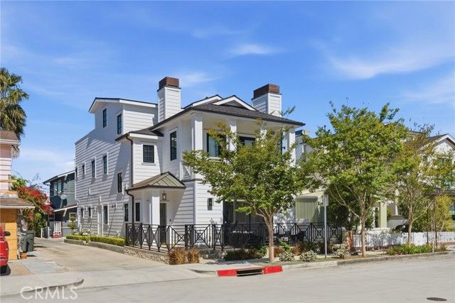 305 Montero, Newport Beach, CA 92661