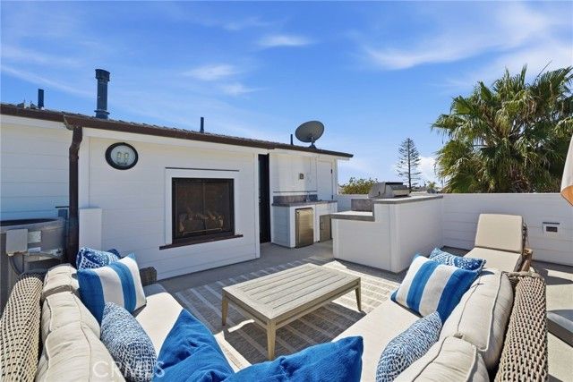 305 Montero, Newport Beach, CA 92661