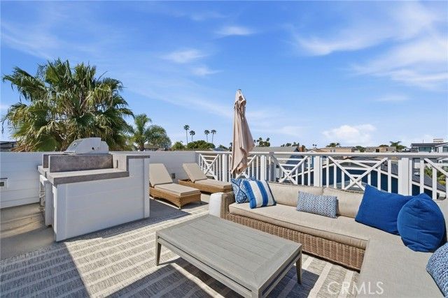 305 Montero, Newport Beach, CA 92661