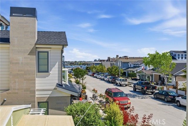305 Montero, Newport Beach, CA 92661