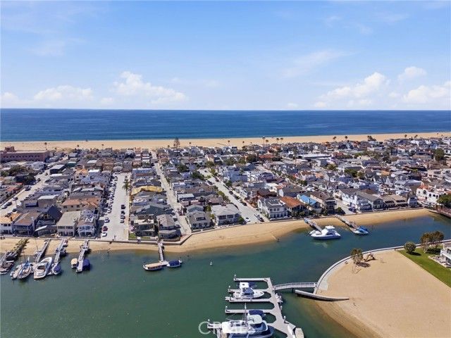 305 Montero, Newport Beach, CA 92661