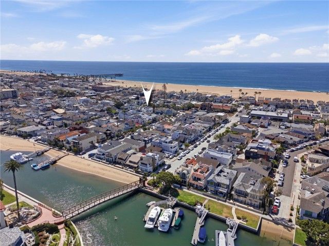 305 Montero, Newport Beach, CA 92661