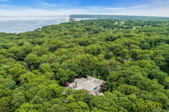 98 Cliff Road, Port Jefferson, NY 11777