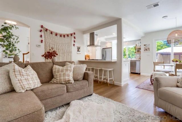 8581 Paseo Del Sol, Santee, CA 92071