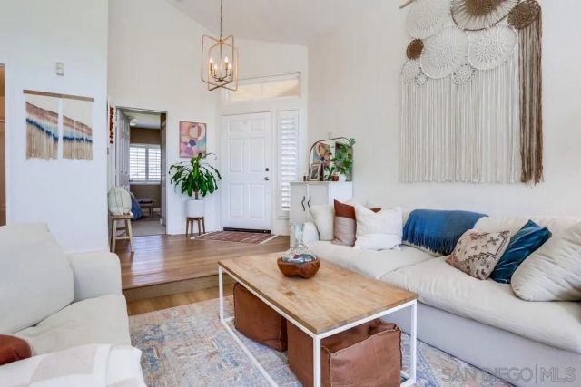 8581 Paseo Del Sol, Santee, CA 92071