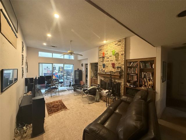 5945 Chimney Wood Circle, Fort Worth, TX 76112