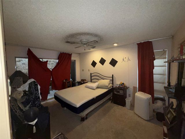 5945 Chimney Wood Circle, Fort Worth, TX 76112