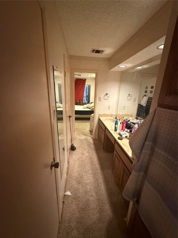 5945 Chimney Wood Circle, Fort Worth, TX 76112