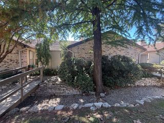 5945 Chimney Wood Circle, Fort Worth, TX 76112