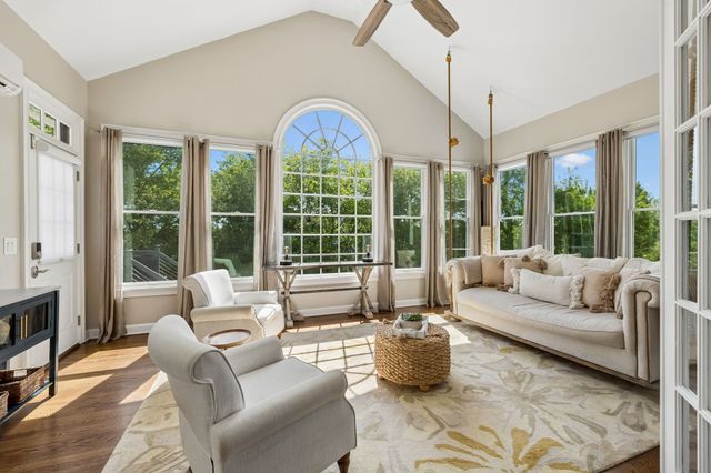 9739 Turner Ln, Brentwood, TN 37027