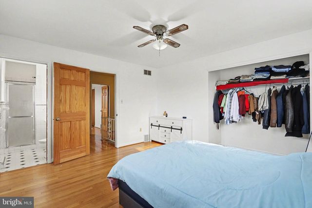 2072 ANDOVER DR, Dover, PA 17315