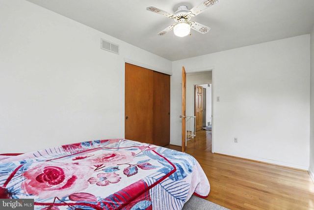 2072 ANDOVER DR, Dover, PA 17315