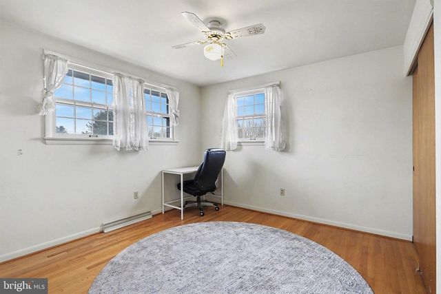 2072 ANDOVER DR, Dover, PA 17315