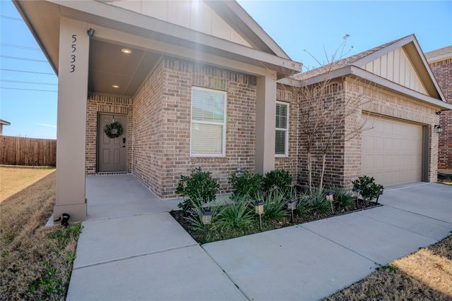 5533 Ladytown Lane, Fort Worth, TX 76036