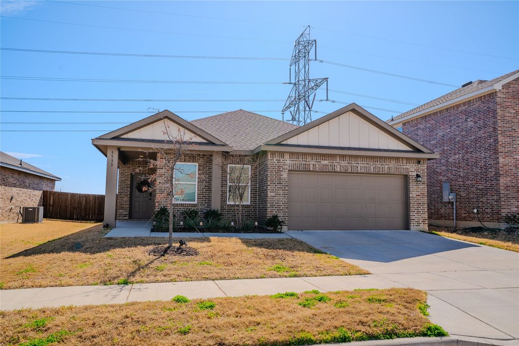 5533 Ladytown Lane, Fort Worth, TX 76036