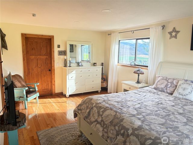 8 Mundinger Lane, Omak, WA 98841