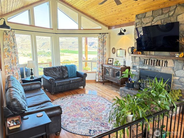 8 Mundinger Lane, Omak, WA 98841