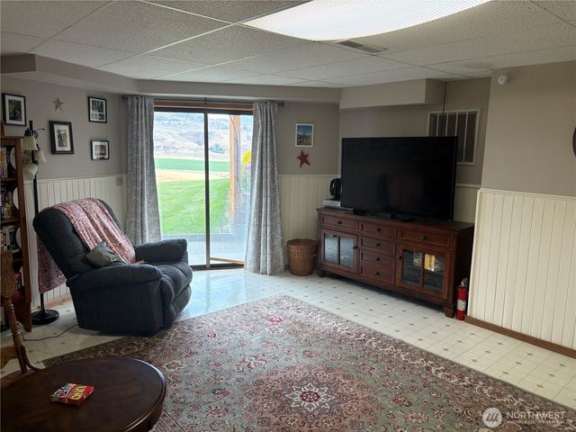 8 Mundinger Lane, Omak, WA 98841